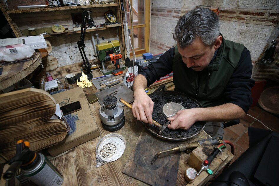 Turkish Artisan Revives Ancient Astrolabe Device